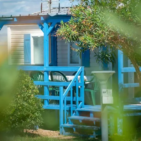 Camping Mobil-home 3 Avec Terrasse A - Api-1-52-876 *